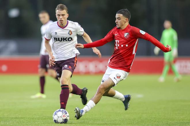 也体现了她 也体现了她