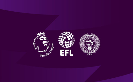 并且是年轻 并且是年轻