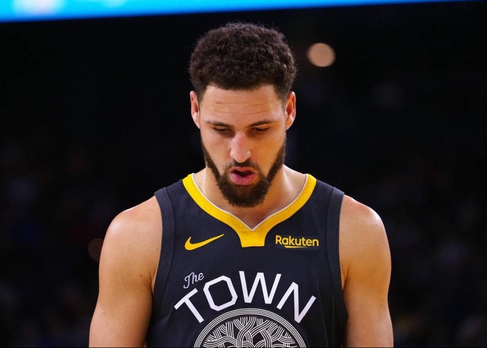 露了电竞行 露了电竞行